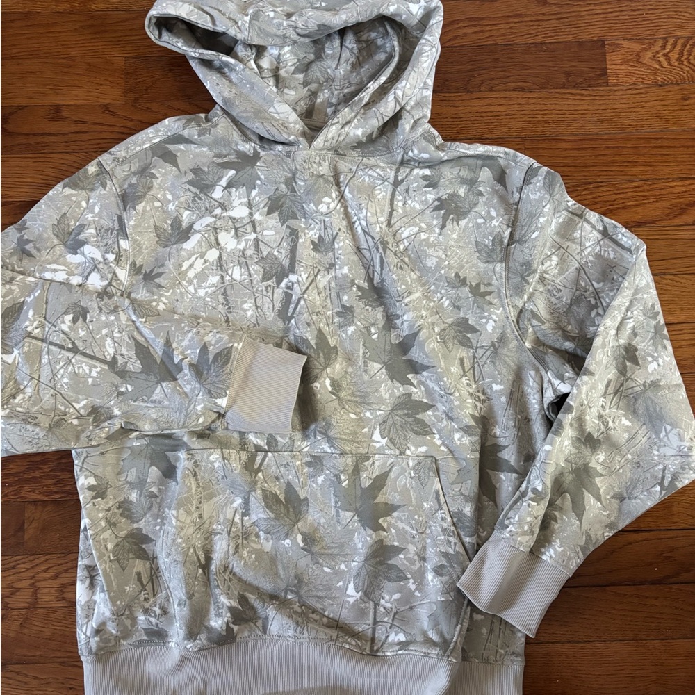 Old Navy Gray Camo-Print Crewneck Hoodie